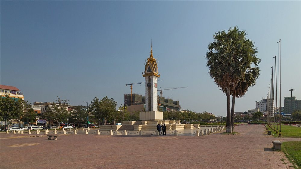 File:2016 Phnom Penh, Pomnik Przyjaźni Kambodży i Wietnamu (02).jpg