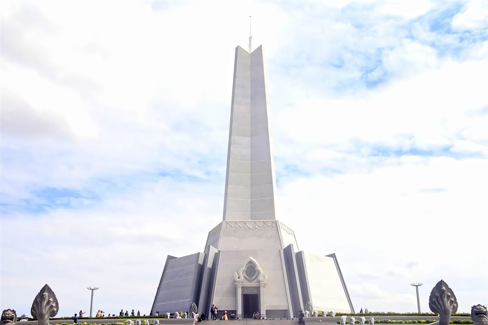 Victory, or Win-Win, Monument in Phnom Penh